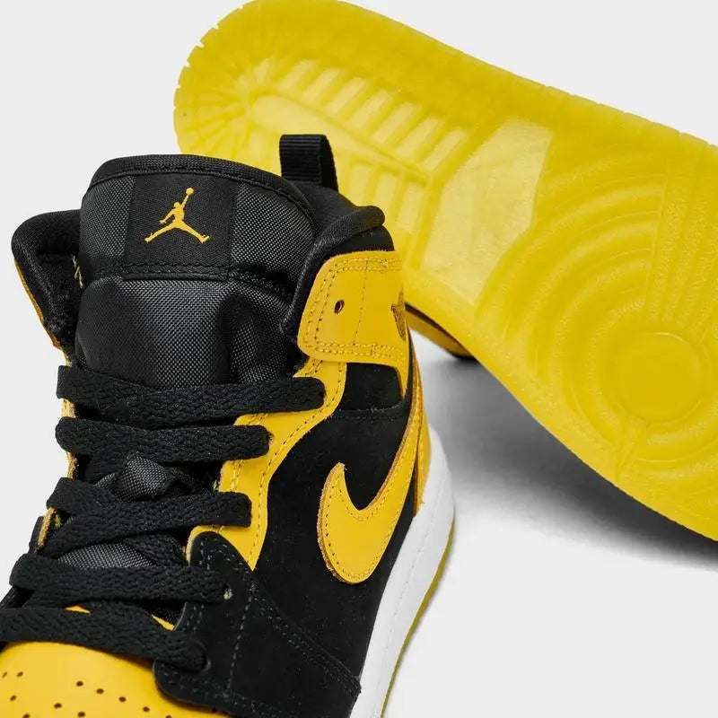 | Little Kids' Air Jordan Retro 1 Mid SE Casual Shoes