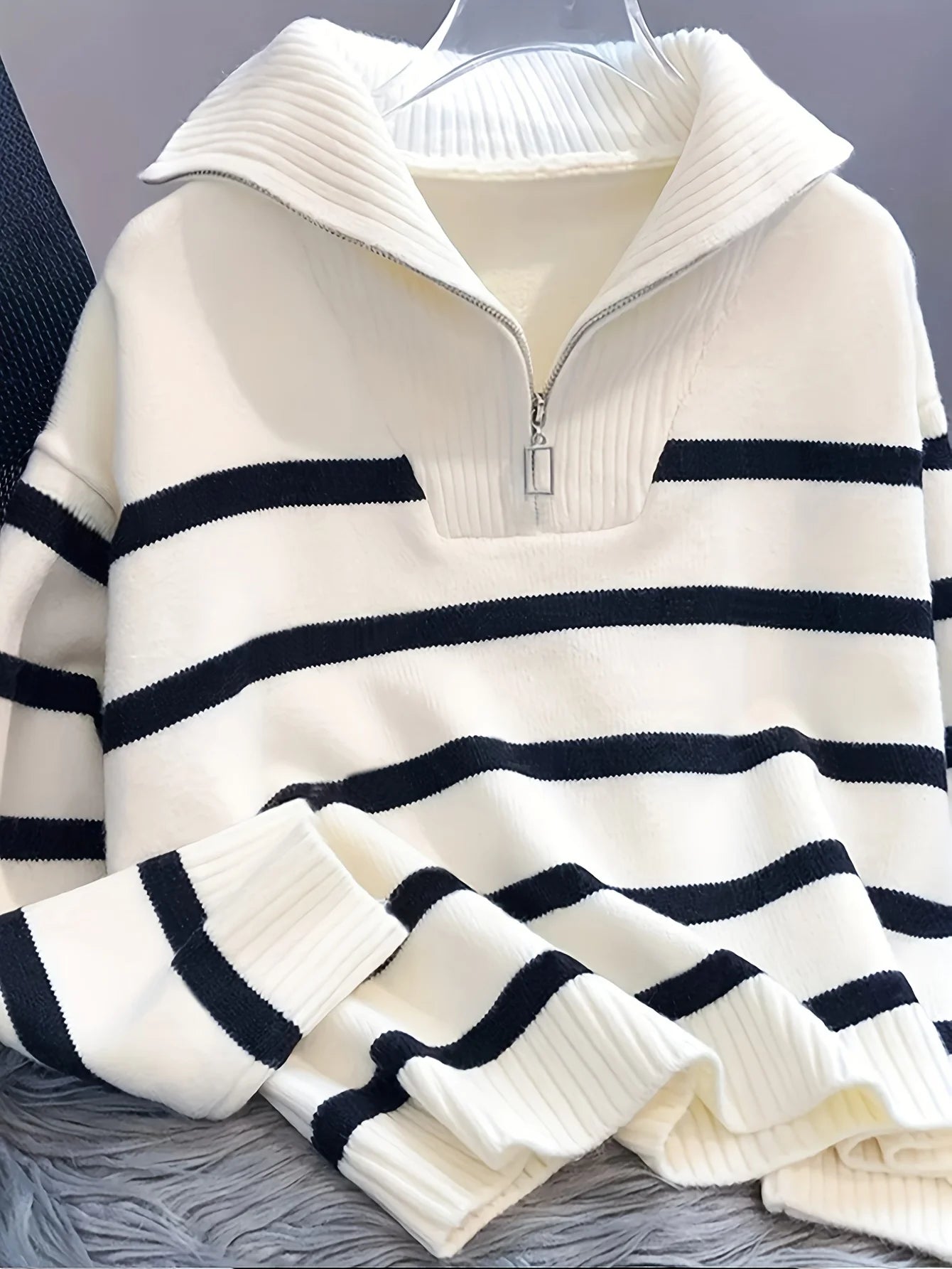 Autumn and Winter New Fashion Woman Sweater Thickened Zipper Striped