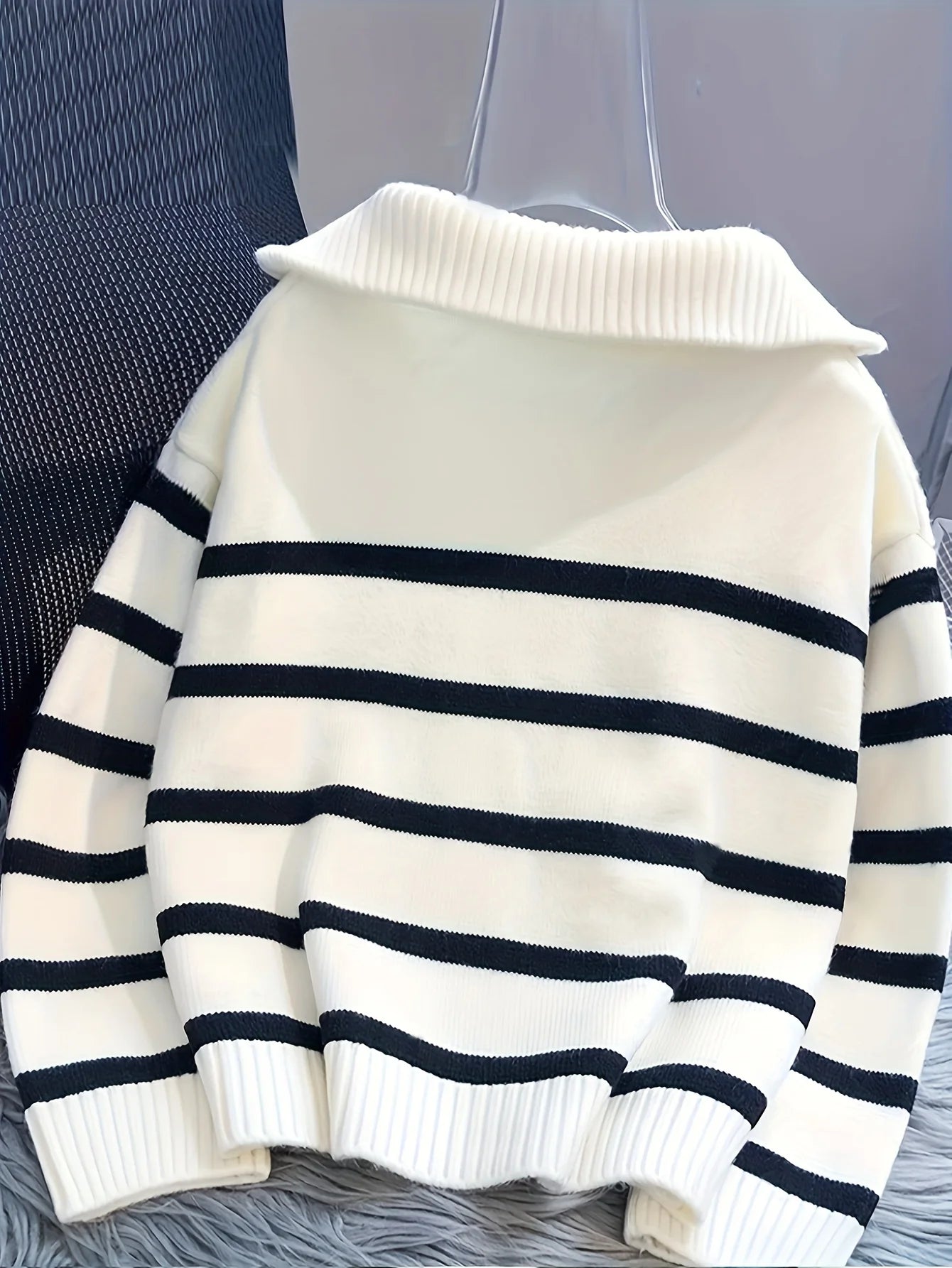 Autumn and Winter New Fashion Woman Sweater Thickened Zipper Striped